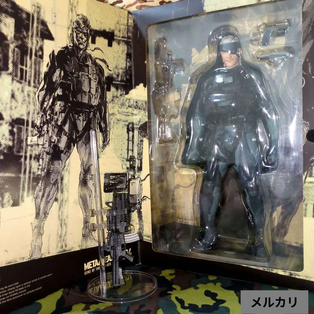 メディコム•トイ／メタルギアソリッド4 オールドスネーク【欠品•破損有り 】