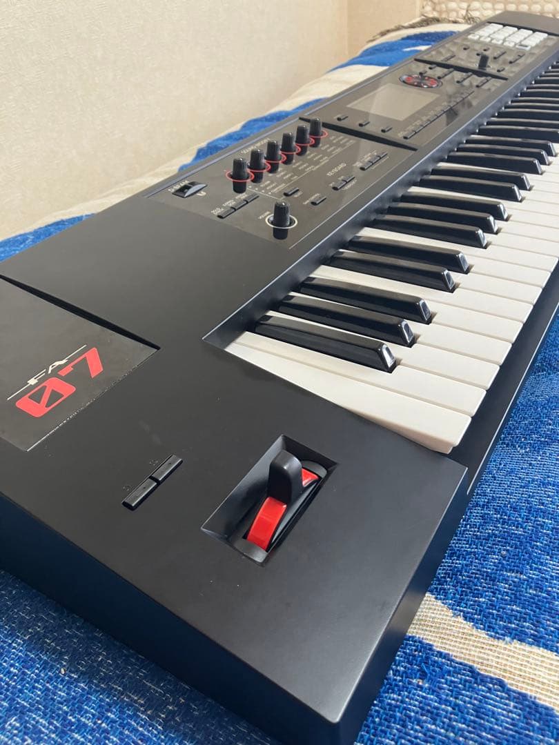 Roland FA07 シンセサイザー　FA-07 76鍵