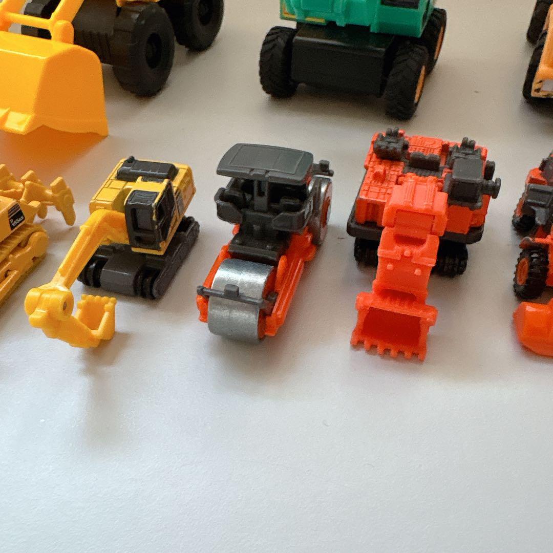 トミカ　TOMICA　プルバックカー　はたらく車　玩具　おもちゃ　車