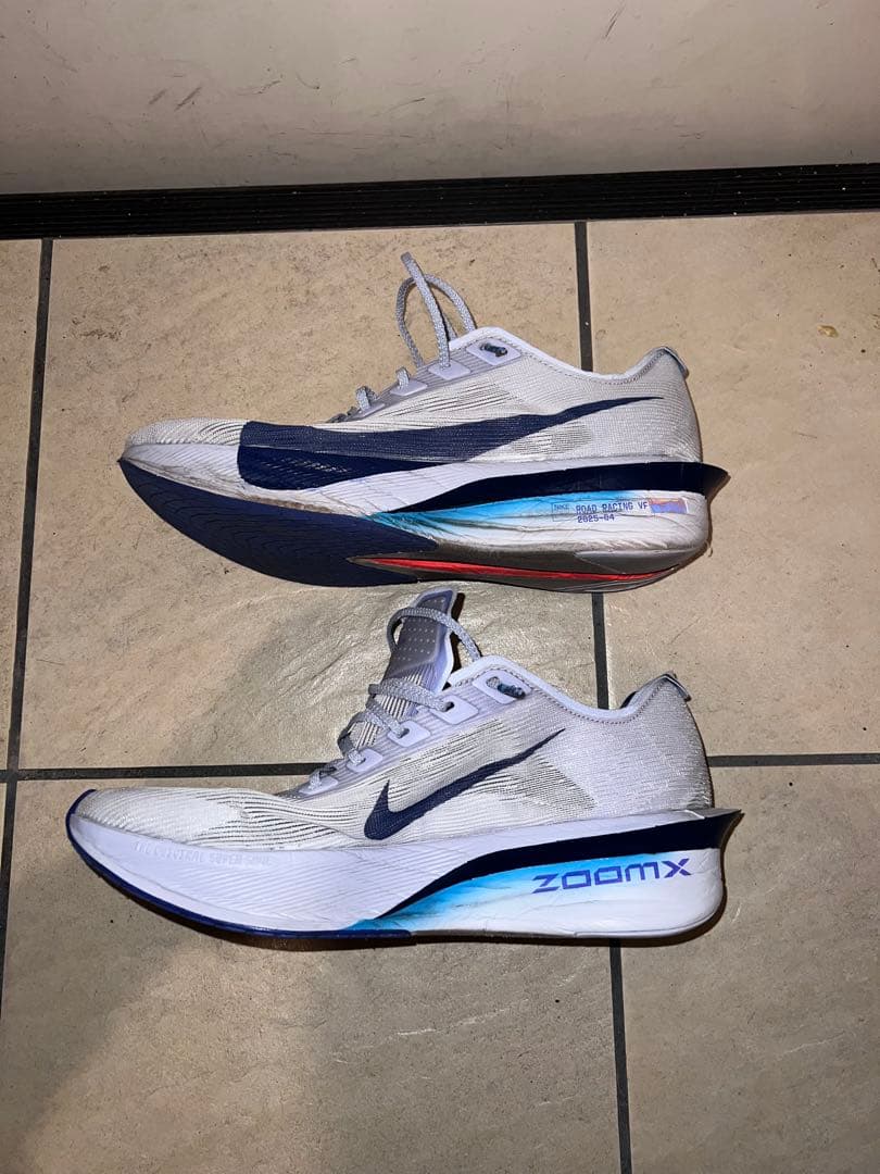 NIKE ヴェイパーフライ4 27.5