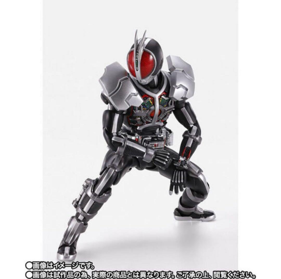 新品未開封）SHフィギュアーツ(真骨彫)仮面ライダーファイズ アクセルフォーム