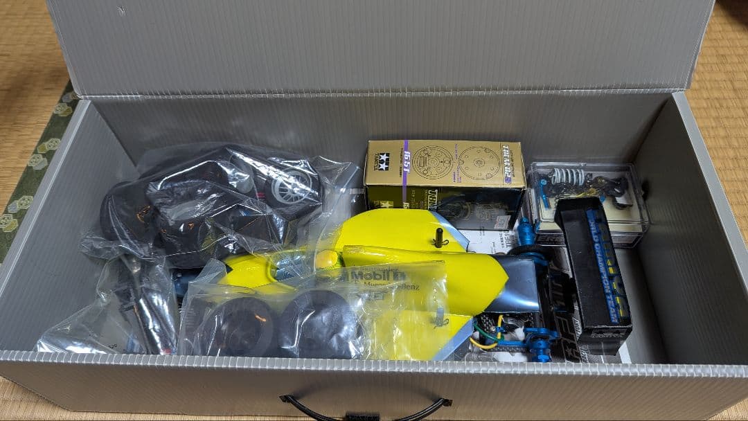 TRF102 TA06R ラジコンカー＆小物部品（収納運搬ケース付）
