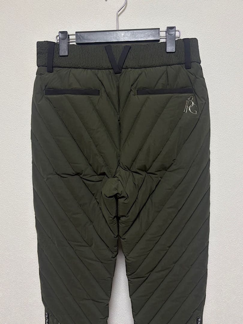 極美品1PIU1UGUALE3 GOLF定価20万円24AWダウンセットアップⅤ
