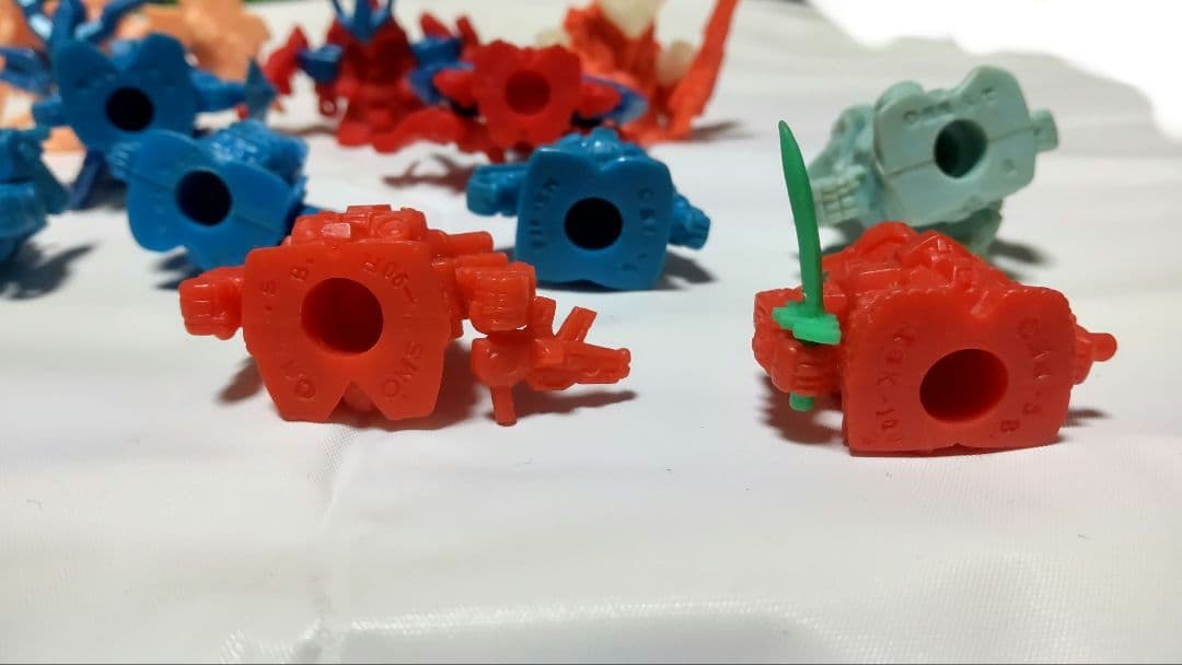 ガンダム　消しゴム　ガチャ　ガンケシ　ガン消し　ロックマン　メットール　１４個