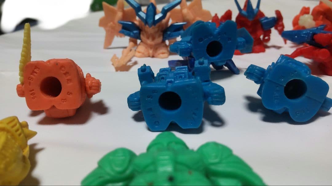 ガンダム　消しゴム　ガチャ　ガンケシ　ガン消し　ロックマン　メットール　１４個