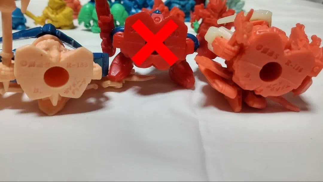 ガンダム　消しゴム　ガチャ　ガンケシ　ガン消し　ロックマン　メットール　１４個