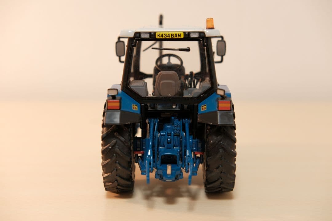 FORD powerstar6640　1/32 トラクターミニチュア