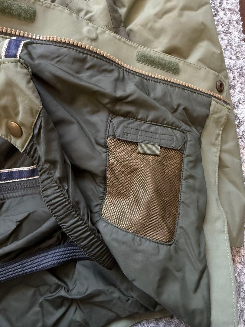 Burton ウィメンズ スノーボードジャケット 防水フード付き カーキ 多機能