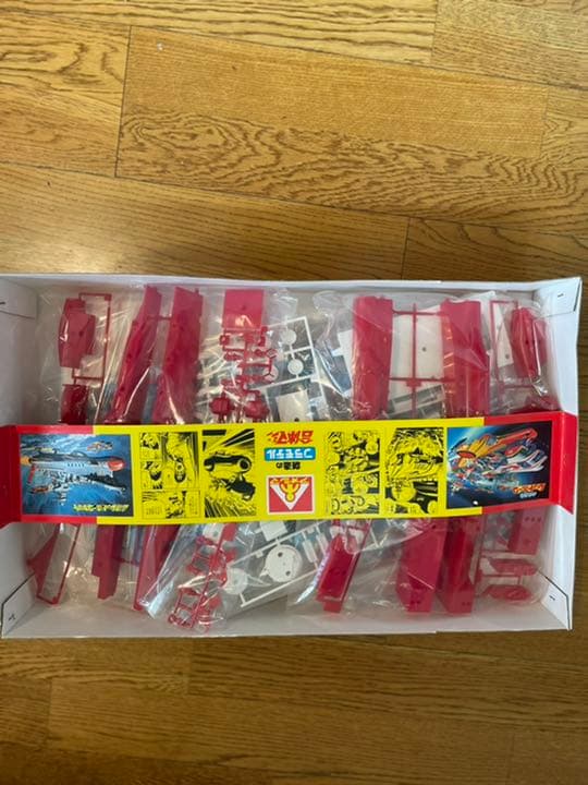 アオシマ　合体プラモデル　合体空母レッドホーク