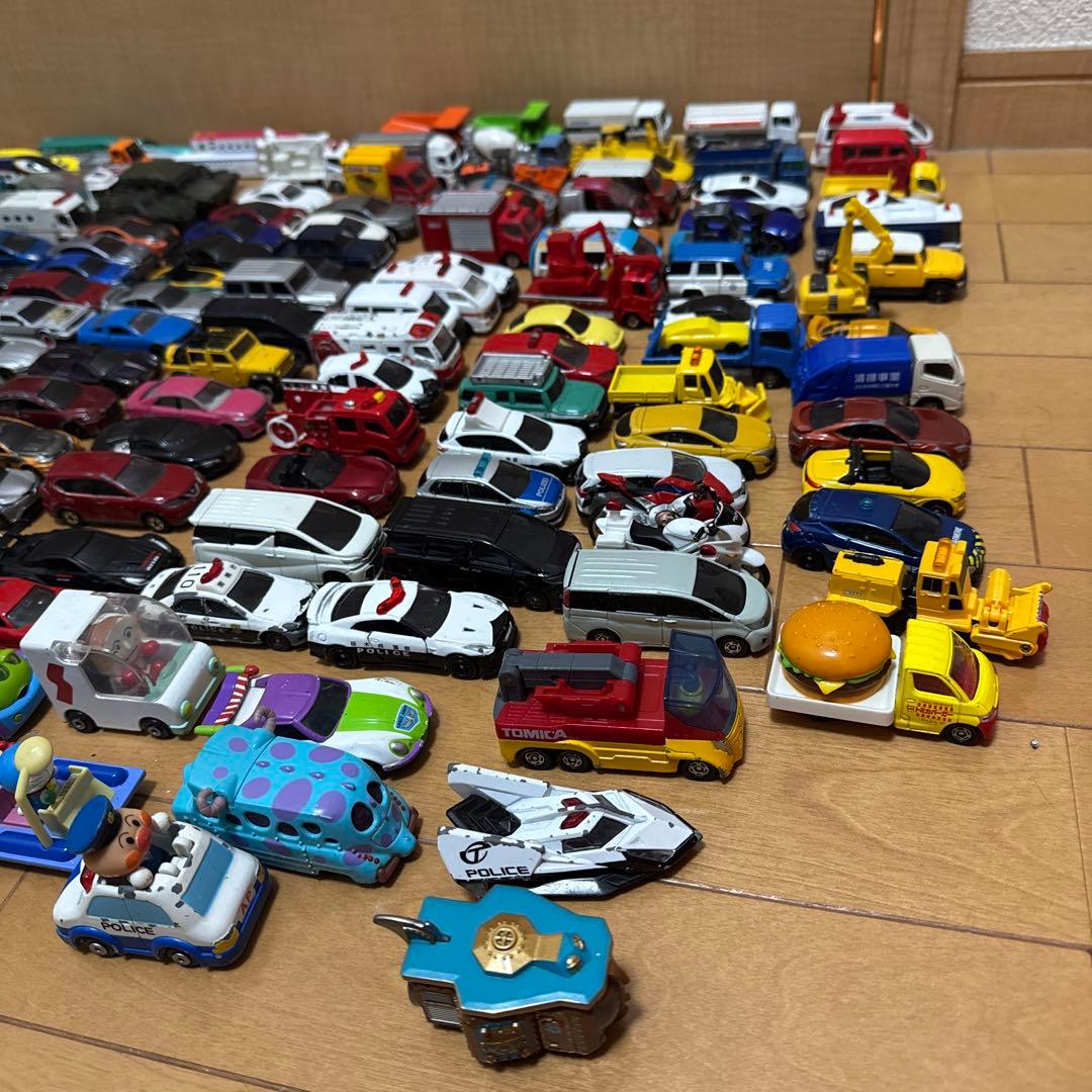 週末限定値下げ！トミカなど ミニカー 約198台まとめ売り
