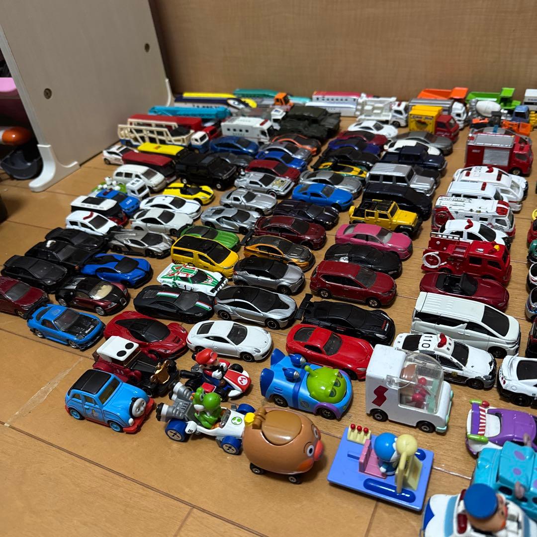 週末限定値下げ！トミカなど ミニカー 約198台まとめ売り