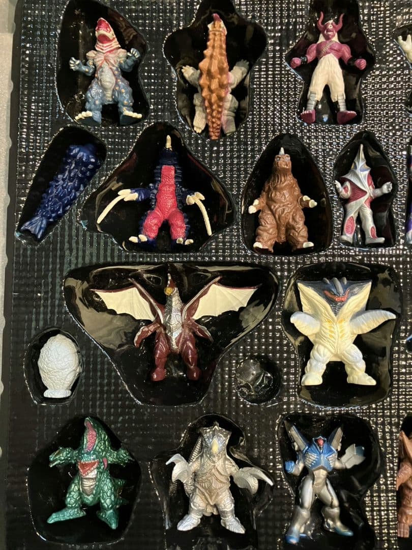【ウルトラマン　ティガ・ウルトラ　モンスター超全集】3点セット　レア　欠品あり