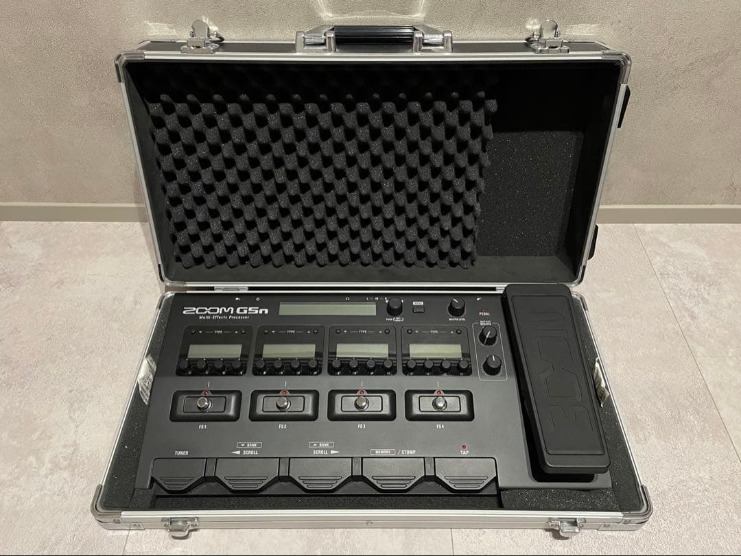 ZOOM G5n マルチエフェクター（ケース付き）