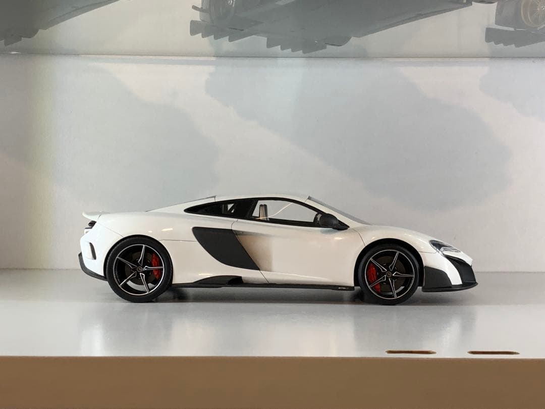TOPSPEED マクラーレン675LT 1/18