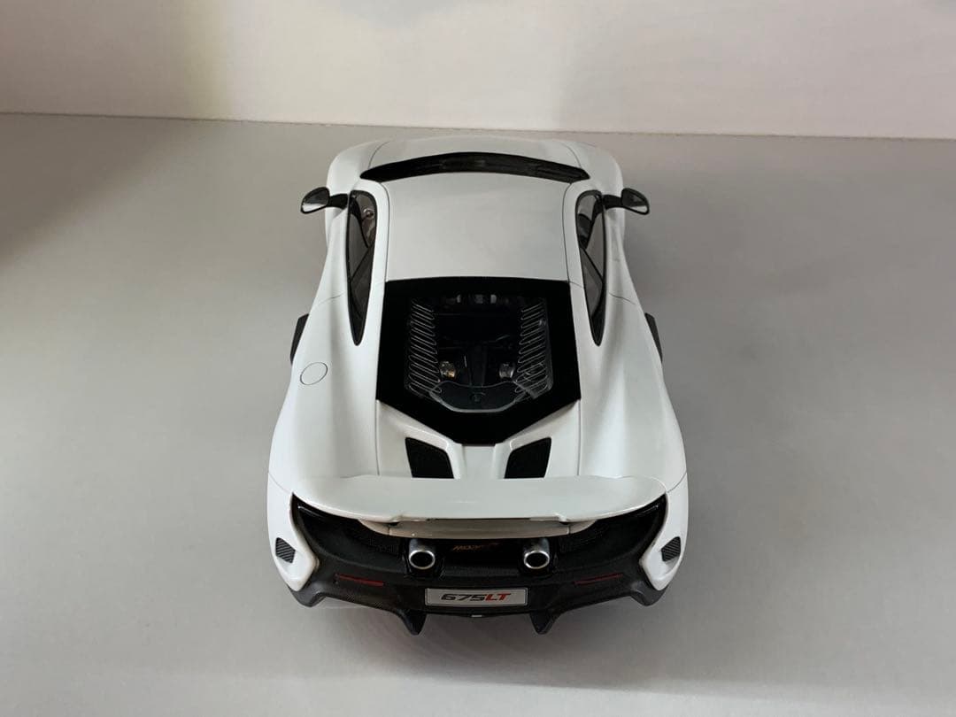 TOPSPEED マクラーレン675LT 1/18