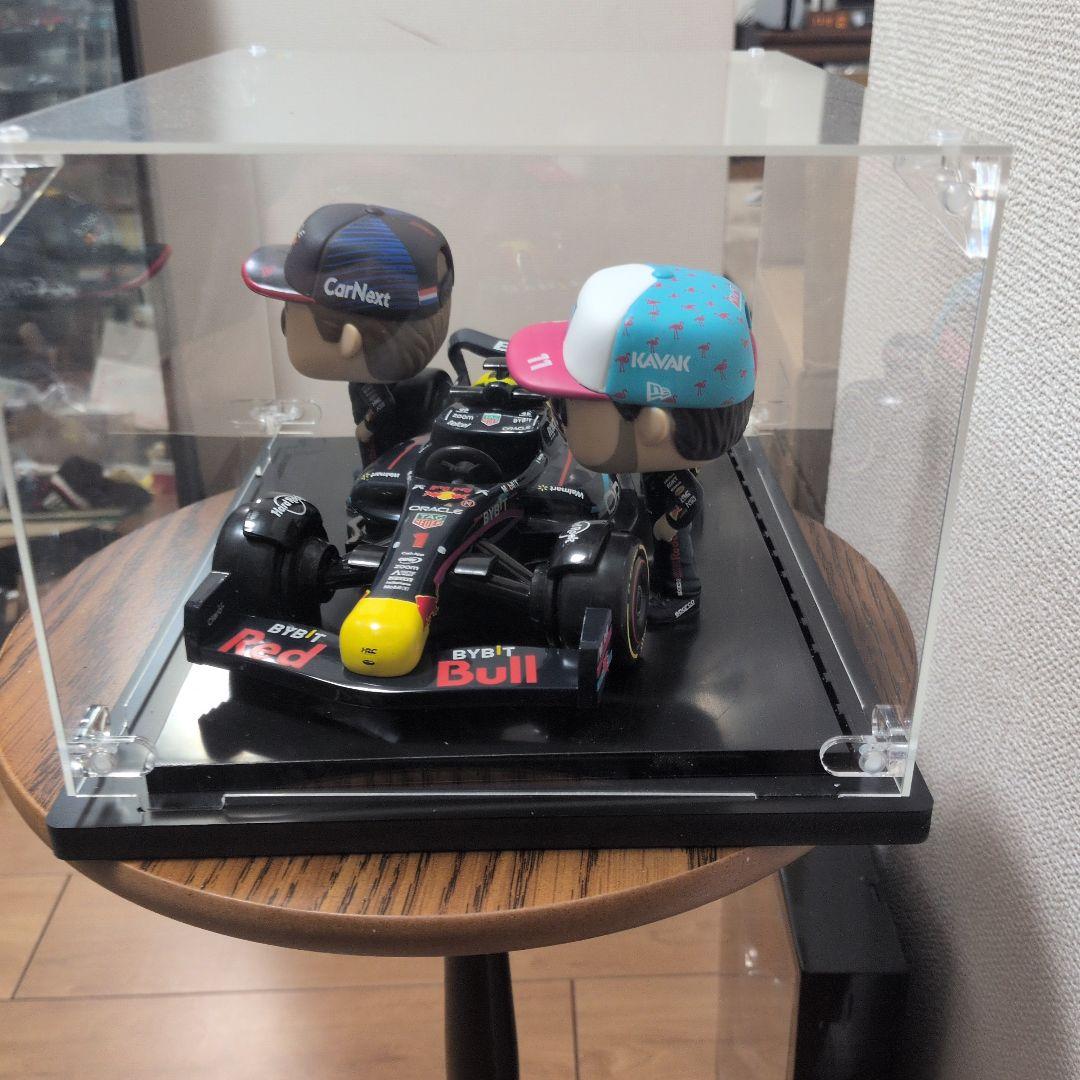 ファンコポップ　レッドブルF1レーシングカー フィギュア アクリルケース付
