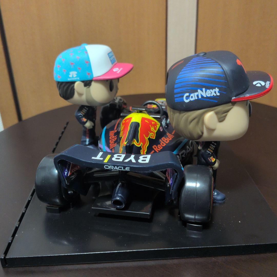 ファンコポップ　レッドブルF1レーシングカー フィギュア アクリルケース付