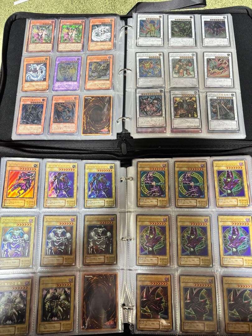 【遊戯王カード引退品】初期・レリーフ等８００枚以上　　2ファイル分　即購入大歓迎
