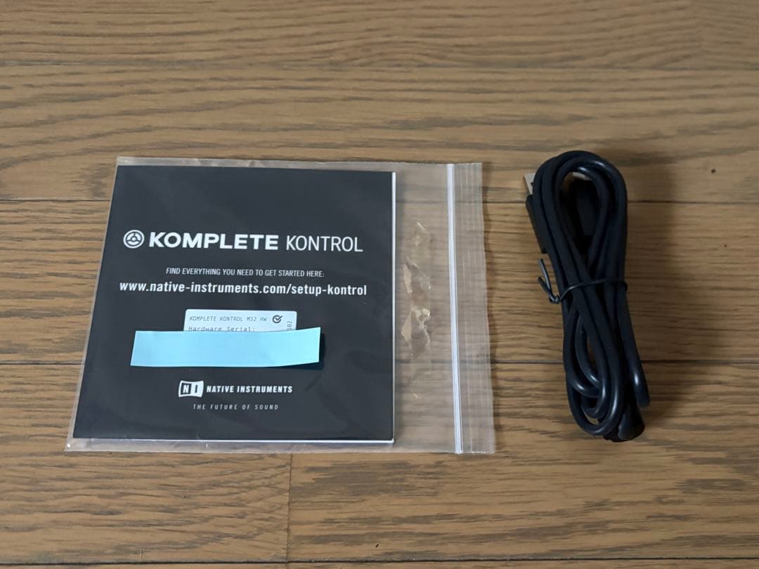 NI KOMPLETE KONTROL M32 ライセンス譲渡あり