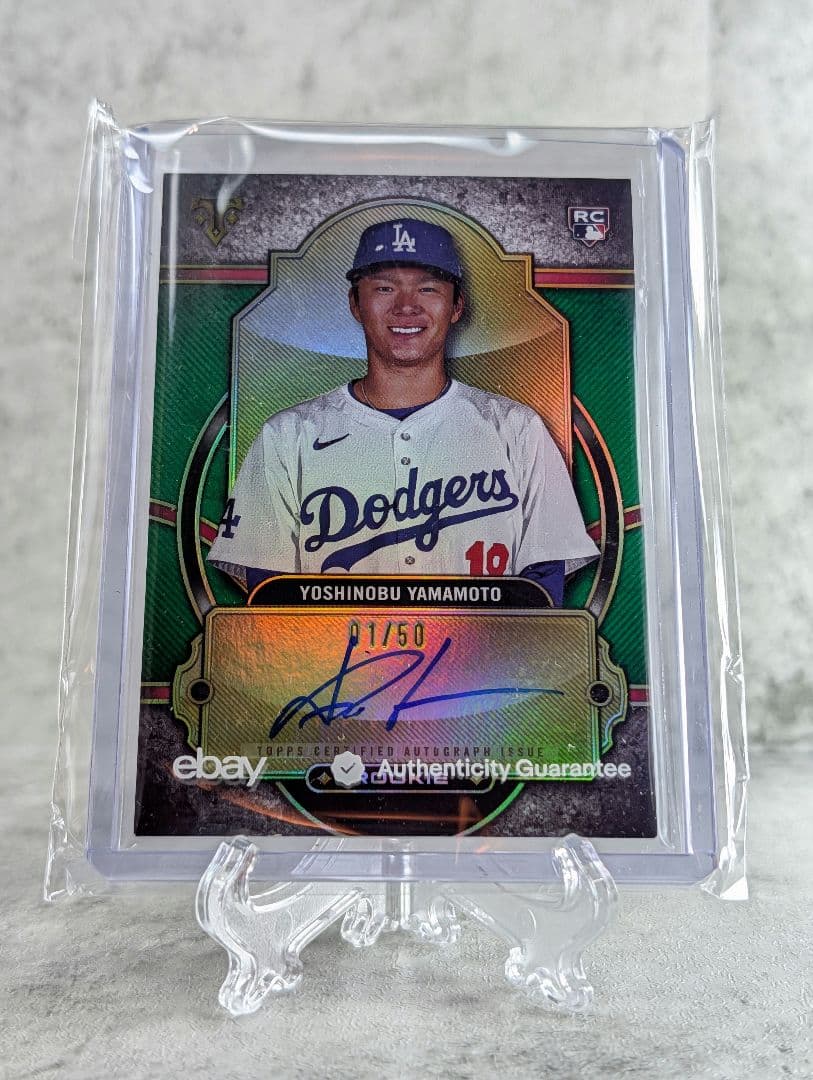 【01/50】山本由伸 直筆サイン 2024 Triple Threads