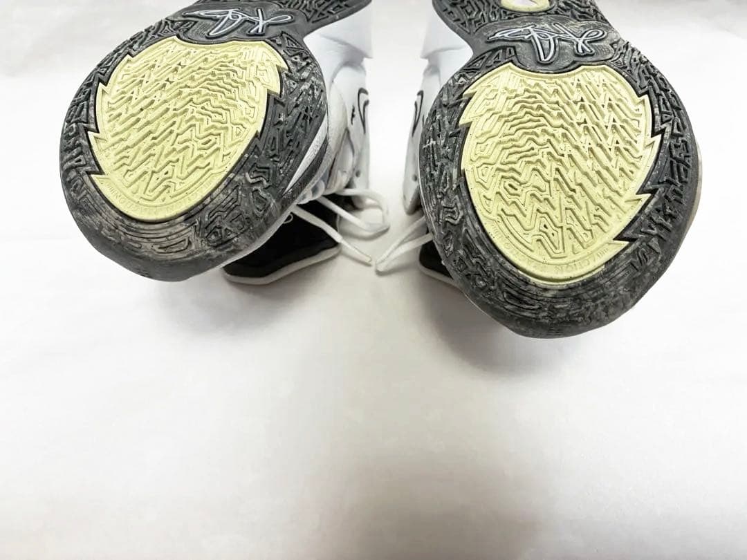【極希少】NIKE カイリー インフィニティGS 24.5㎝DD0334-102