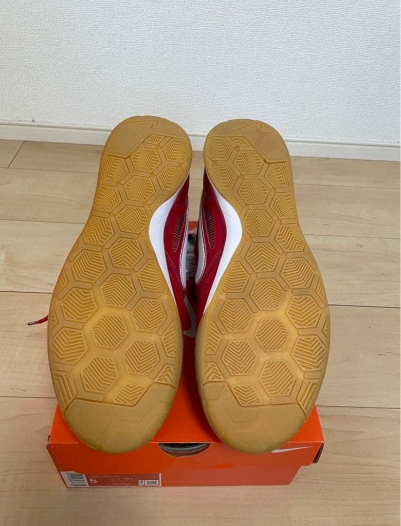 シューズ NIKE supreme gato