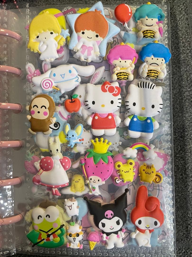 サンリオ　ボンボンドロップシール　シール手帳　ラブブ