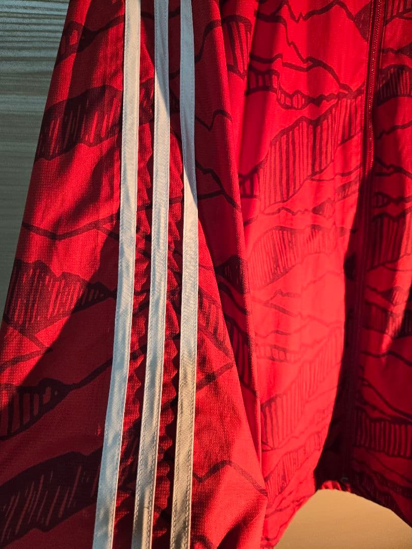 【希少・完売モデル】21/22 バイエルンミュンヘン ウインドブレーカー