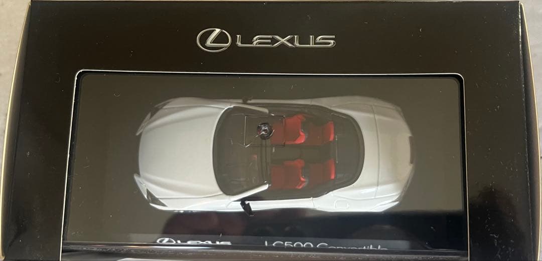 非売品Lexus LC500 Convertible 左ハンドル車ホワイト