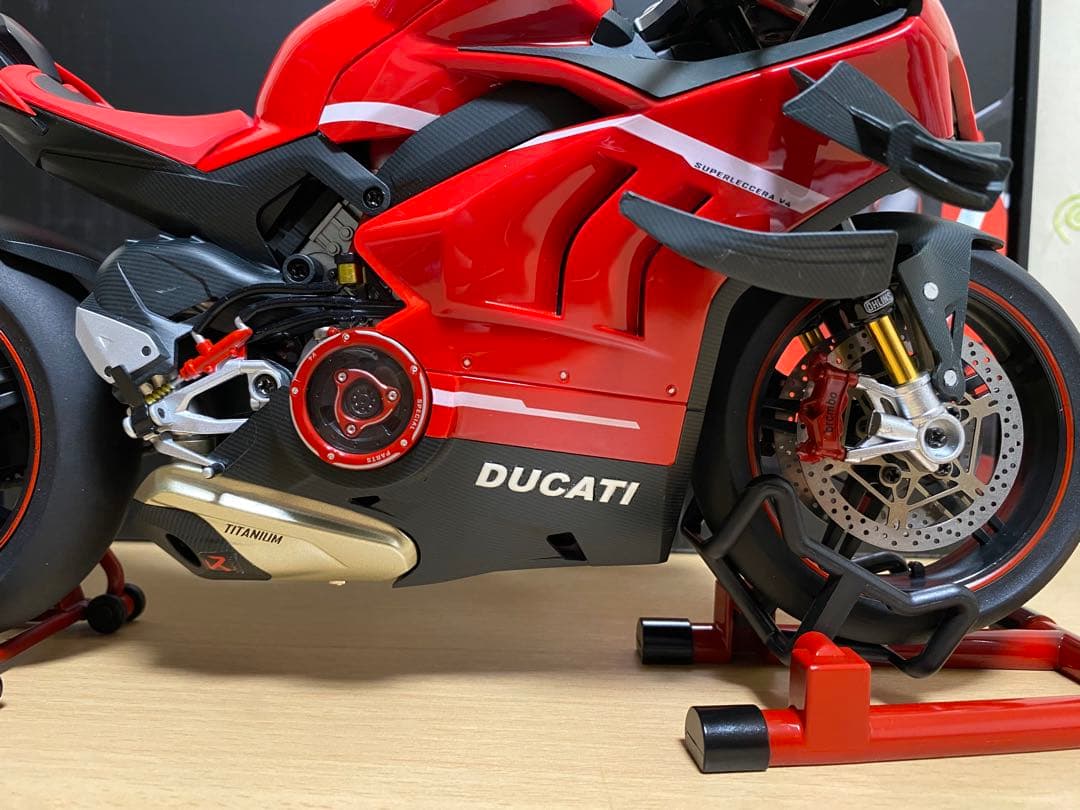DUCATI パニガーレv4 スーパーレッジェーラ 1/7スケール　ドゥカティ