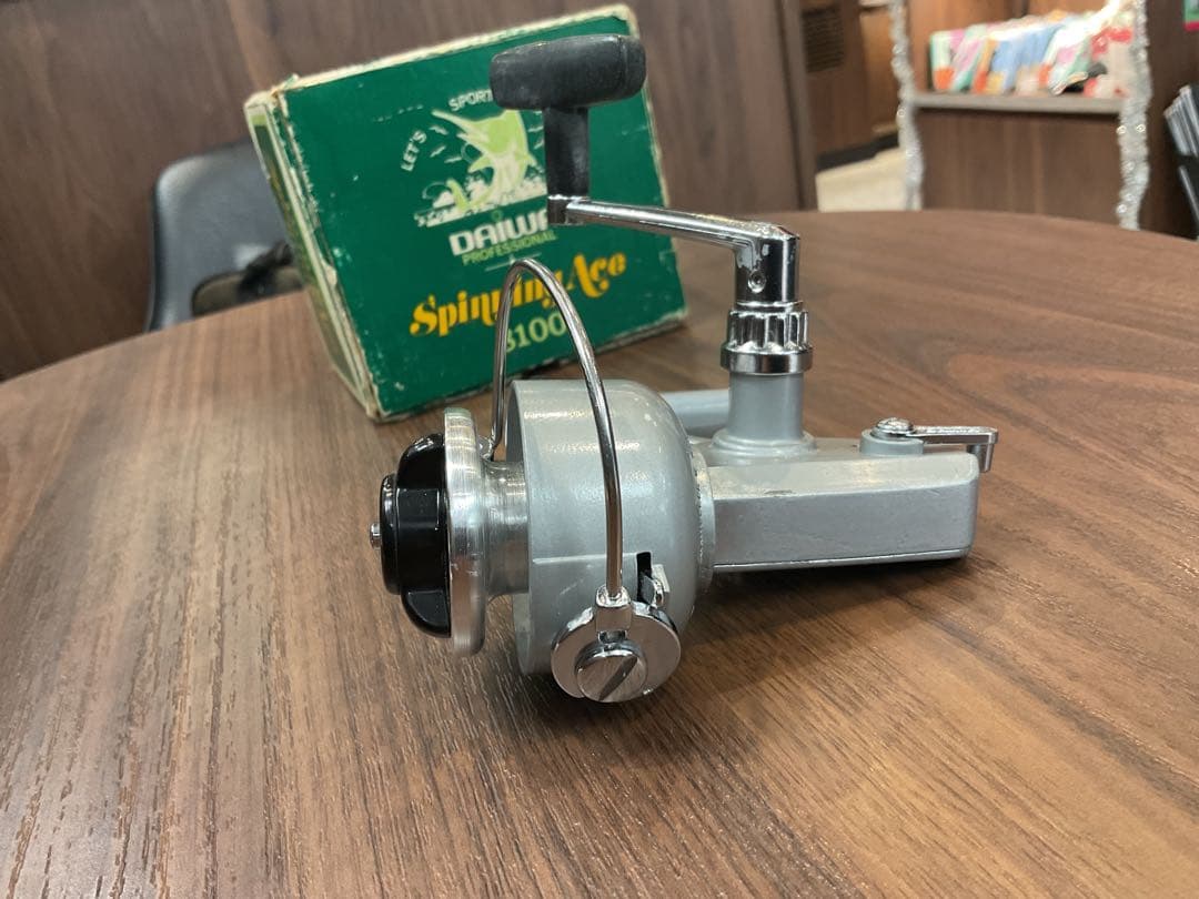 リール Daiwa 8100A