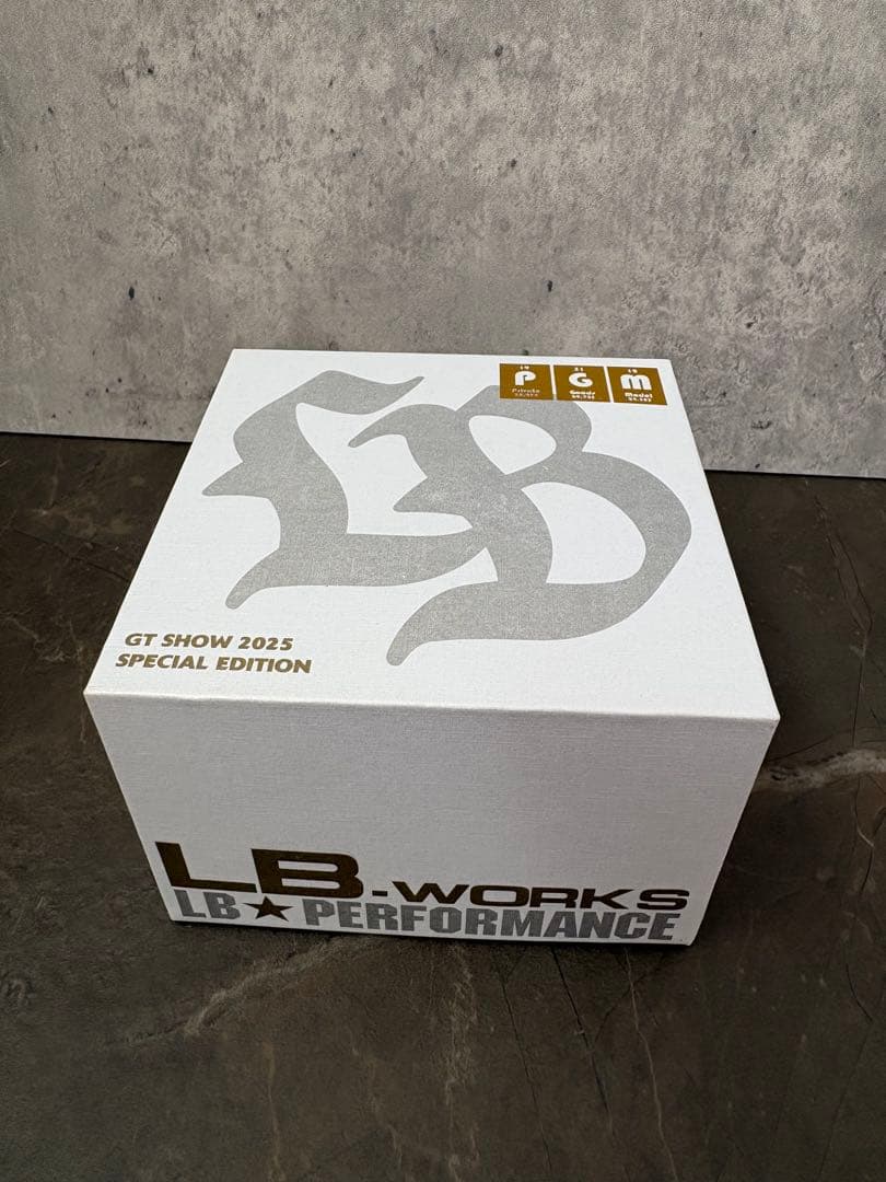 PGM 1/64 LBWK ランボルギーニ・アヴェンタドール