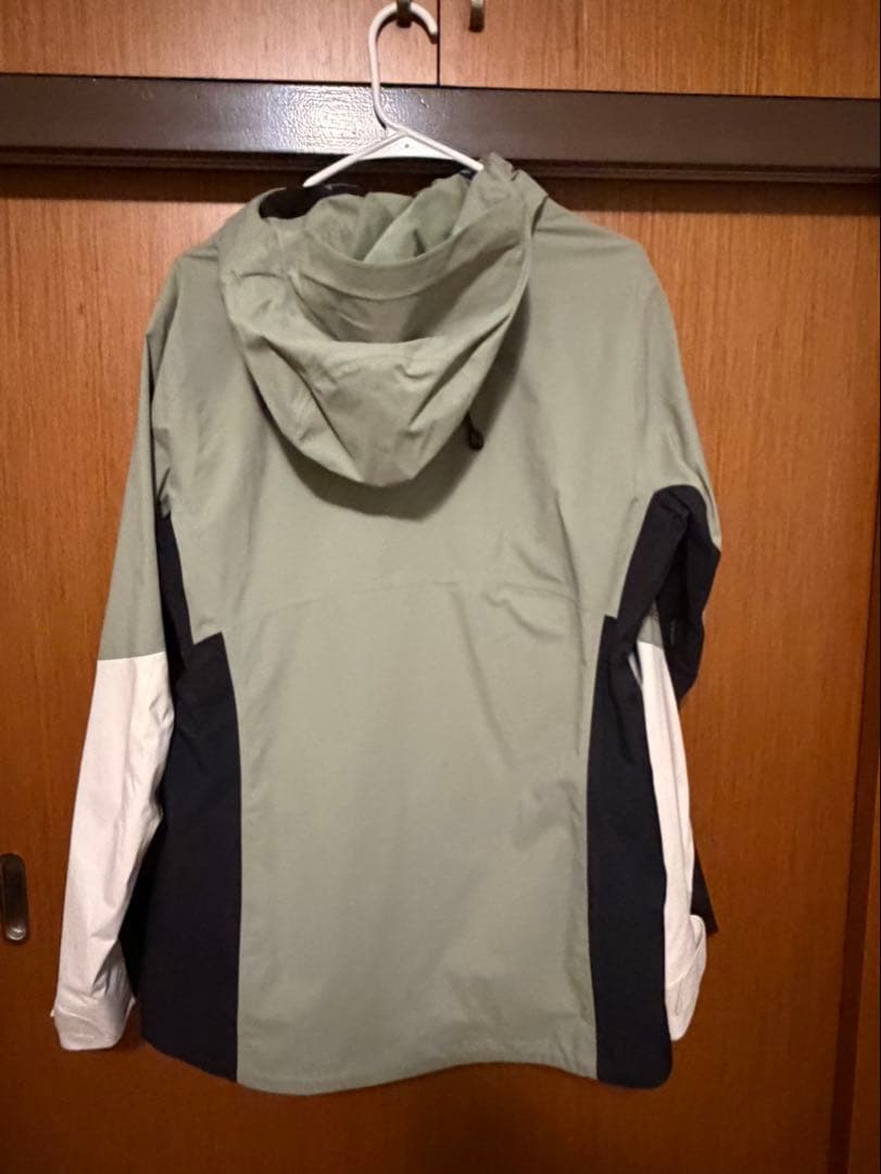 バートンAK 2L GORE-TEX Upshift Jacket
