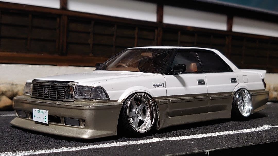 1/24 アオシマ インシュランス 13クラウン 完成品