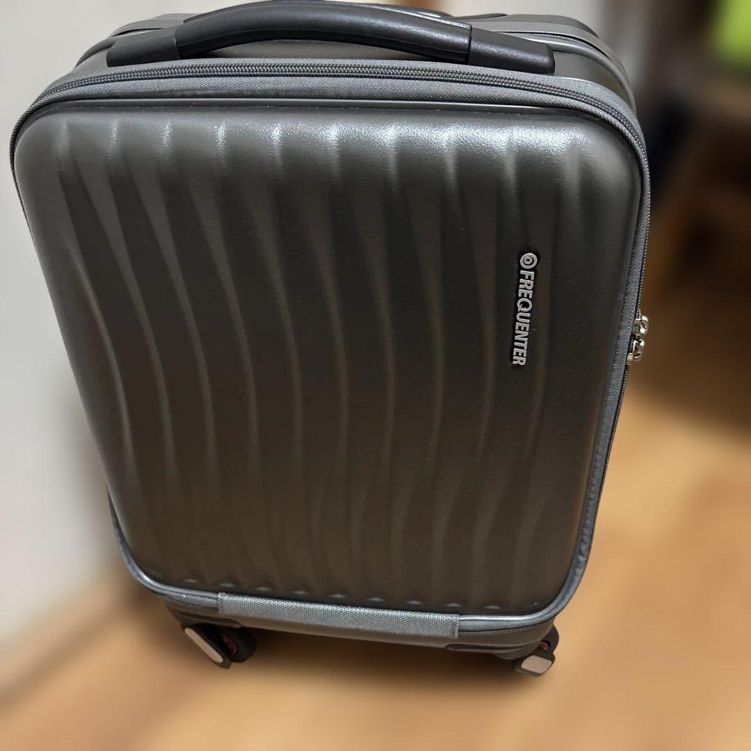 FREQUENTER CLAM キャリーケース 23L チャコールグレー