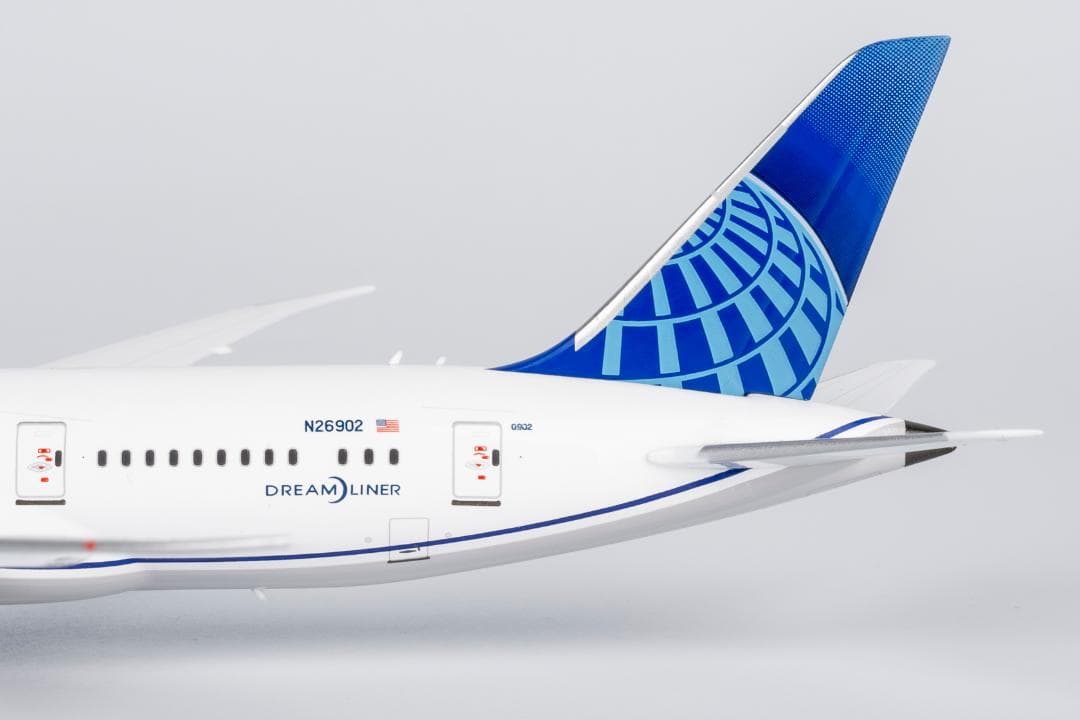 ユナイテッド航空 787-8 ドリームライナー N26902 1/400