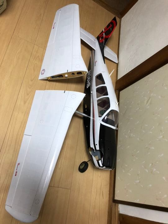 リモートID付　ブラシレスセットまたはエンジンおまけビーチボナンザ中古