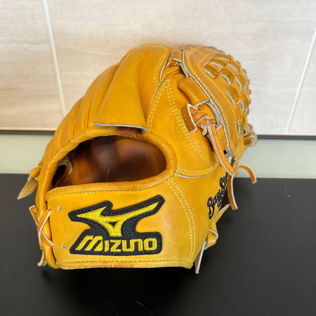 横浜ベイスターズ　秦裕二投手実使用品　ミズノ　ミズノプロ