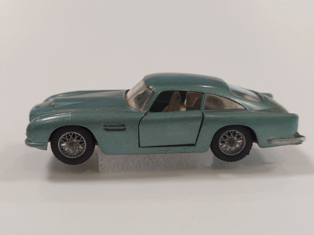 ミニカー SOLIDO 130 ASTON - MARTIN VANTAGE