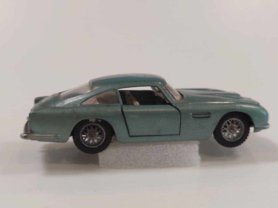 ミニカー SOLIDO 130 ASTON - MARTIN VANTAGE