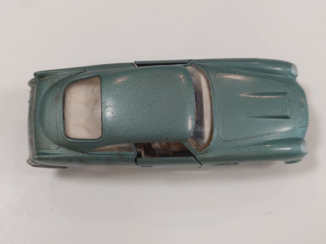 ミニカー SOLIDO 130 ASTON - MARTIN VANTAGE