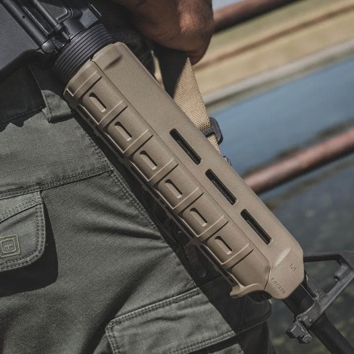 マグプル MAG426 BK MAGPUL MOE ハンドガード 実物