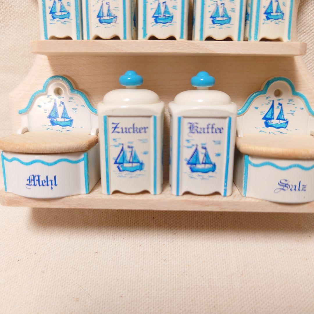 ヨット柄の水色キャニスターと棚のセット ボードヘニッヒ ドールハウス ミニチュア