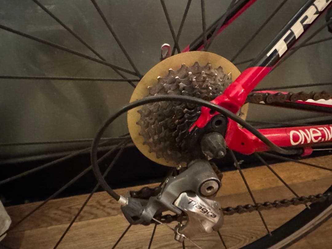 【埼玉】TREK ロードバイク 700c レッド/ホワイト