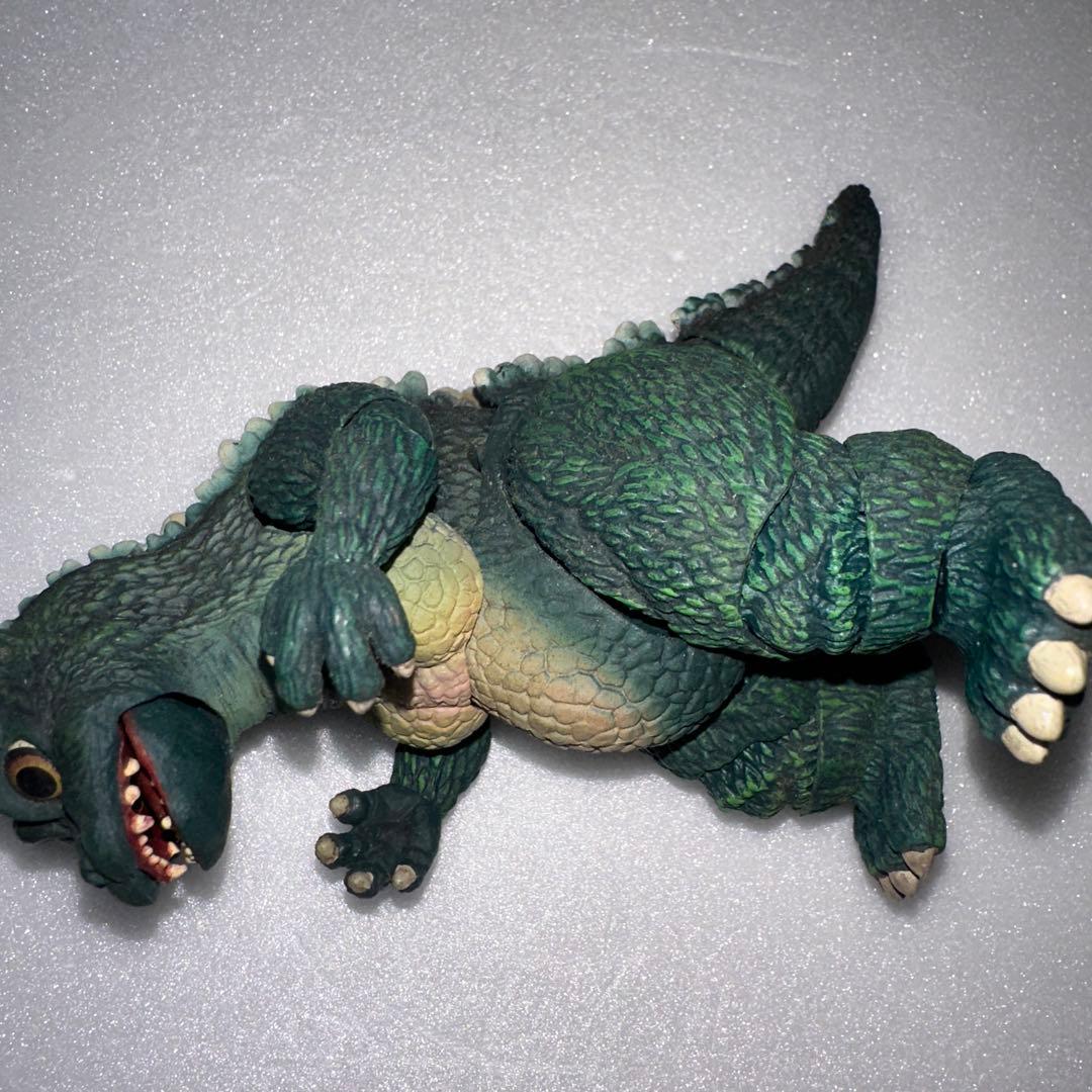 S.H.MonsterArts リトルゴジラ フィギュア