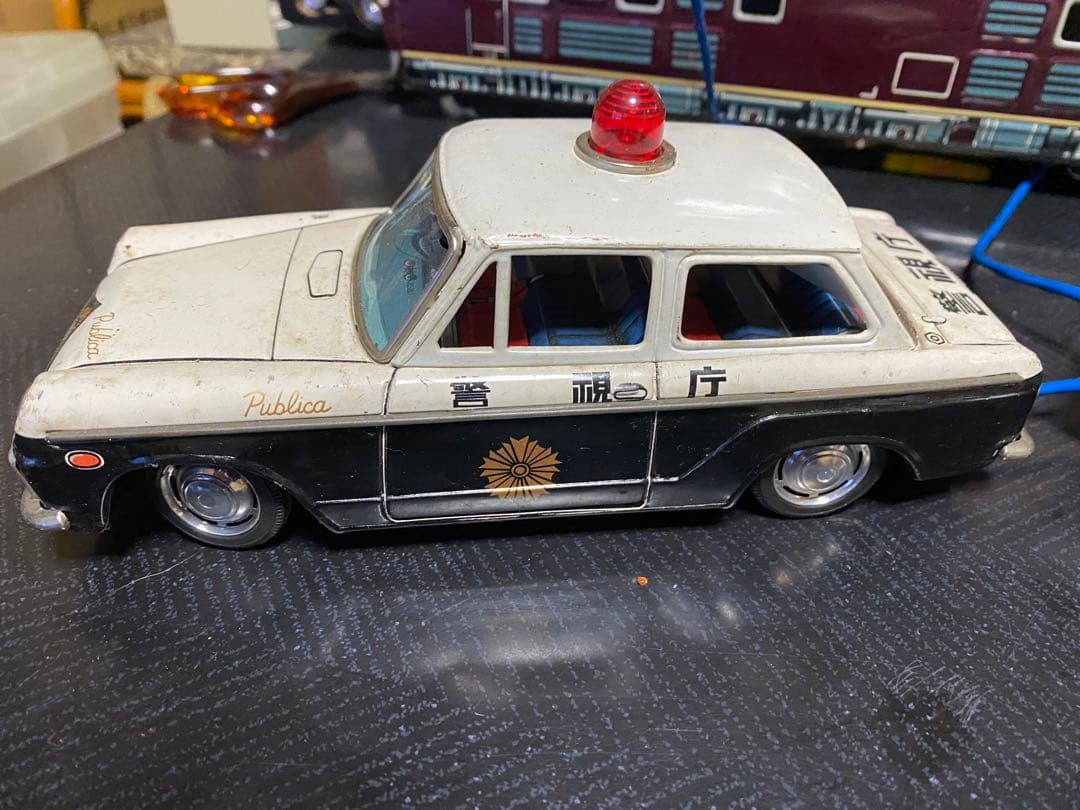 ブリキ製　トヨタ　パプリカ　警視庁パトカー