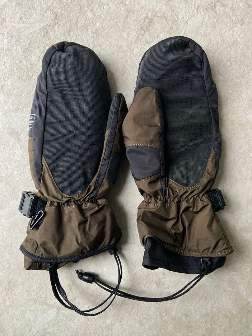 カード入れ付き新品同様 ASHRAMアシュラムGORE-TEX ミトングローブ