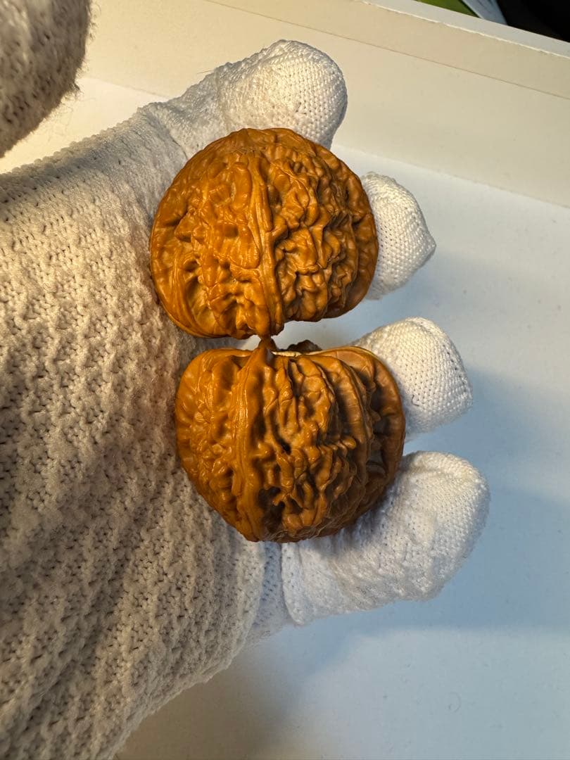 文玩核桃 三角白獅子