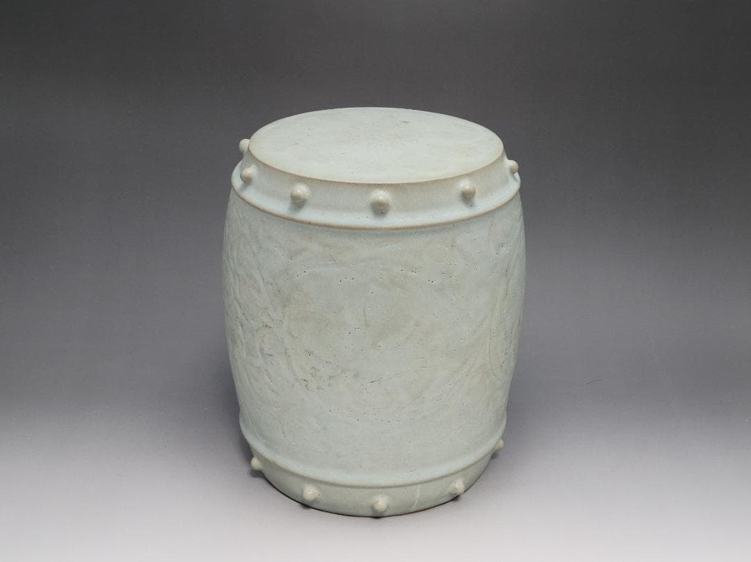 青釉 陽刻花紋 置物 時代唐物 高さ約21.7cm