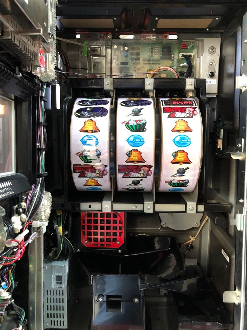 ⚠︎説明文必読⚠︎ パチスロ　魔法少女　まどかマギカ　実機+鍵等付属品(送料込)